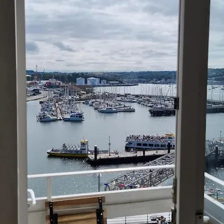 Apartment With A View, Perfect For Breaks And Wfh Plymouth Exterior foto